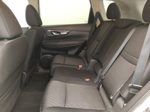 Used 2018 Nissan Rogue S AWD/4WD image 18