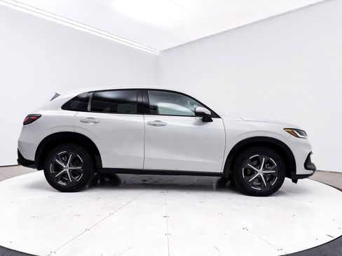 Used 2023 Honda HR-V EX-L image 40