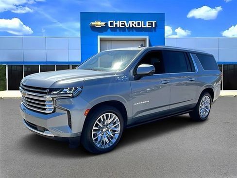 Used 2024 Chevrolet Suburban High Country w/ Advanced Technology Package image 7