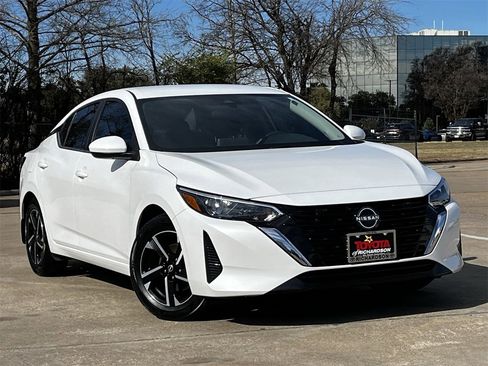 Used 2024 Nissan Sentra SV image 2