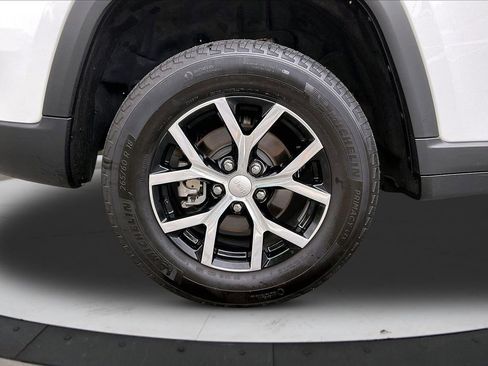 Certified 2024 Jeep Grand Cherokee Limited w/ Luxury Tech Group II AWD/4WD image 38