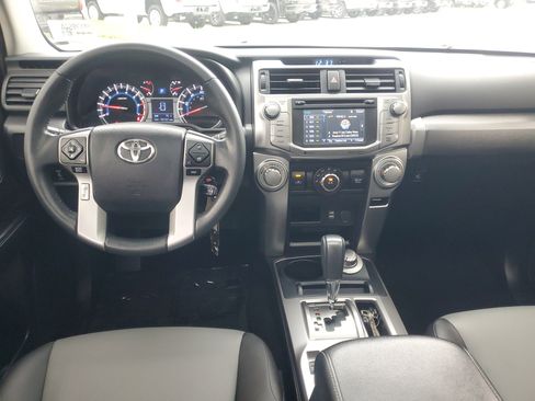 Used 2018 Toyota 4Runner 4WD image 9
