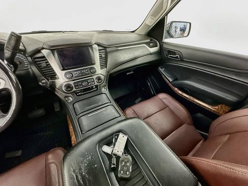 Used 2019 Chevrolet Suburban Premier w/ Premier Plus Edition AWD/4WD image 11