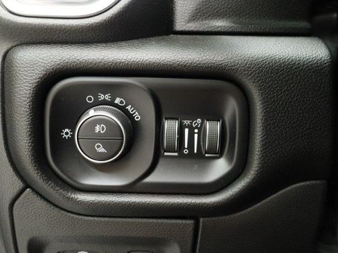 Used 2025 RAM 1500 Laramie AWD/4WD image 9