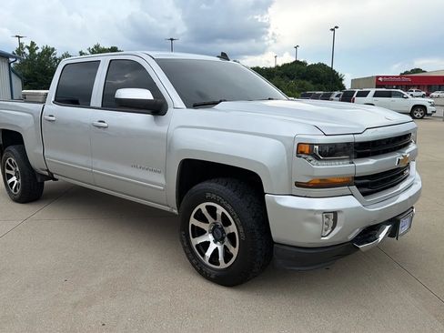 Used 2018 Chevrolet Silverado 1500 LT w/ All Star Edition AWD/4WD image 29
