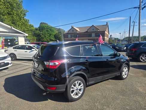 Used 2018 Ford Escape SE w/ Ford Safe & Smart Package FWD image 8