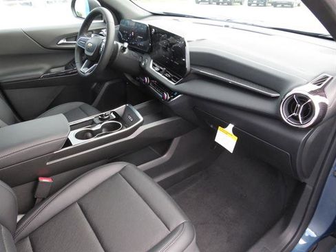 New 2026 Chevrolet Equinox LT w/ Convenience Package II image 14