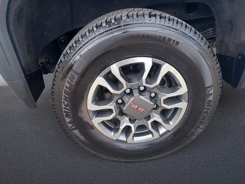 Used 2025 GMC Sierra 2500 SLE w/ SLE Value Package; AWD/4WD image 21
