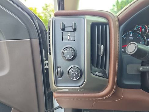 Certified 2018 Chevrolet Silverado 1500 High Country w/ High Desert Package AWD/4WD image 21