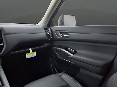 New 2026 Nissan Pathfinder SL AWD/4WD image 12