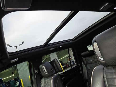 Used 2023 Cadillac Escalade ESV Sport Platinum image 23