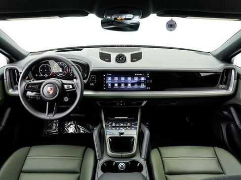 New 2026 Porsche Cayenne Coupe image 21