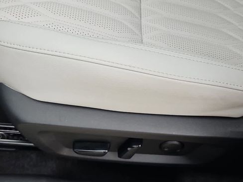 Used 2025 Mitsubishi Outlander SEL image 17