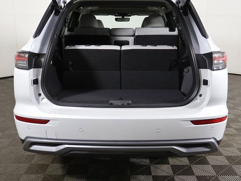 New 2025 Mitsubishi Outlander SE image 19