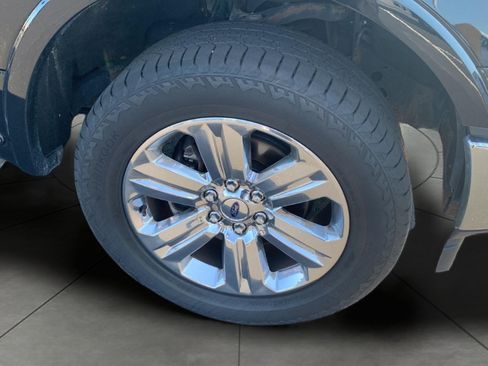 Used 2019 Ford F150 Lariat w/ Equipment Group 502A Luxury AWD/4WD image 22
