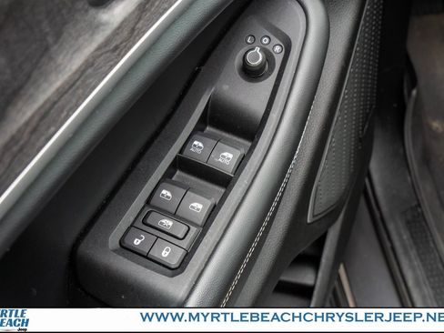 Certified 2021 Jeep Grand Cherokee L Limited image 17