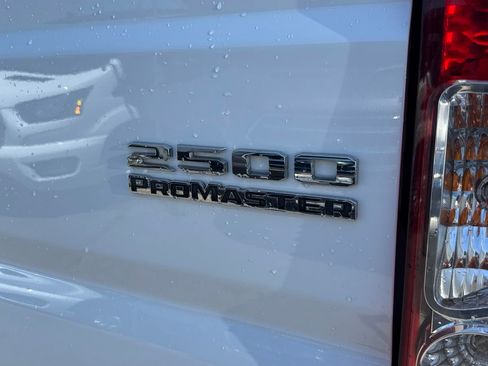 Used 2023 RAM ProMaster 2500 FWD image 9