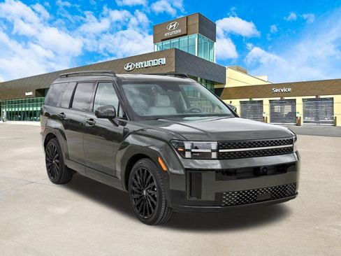Used 2024 Hyundai Santa Fe Calligraphy FWD image 3