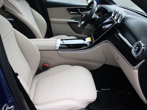 Used 2026 Mercedes-Benz GLC 300 image 33