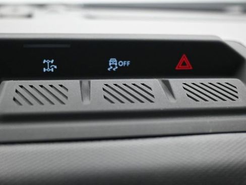 Used 2025 Ford Bronco Big Bend image 14