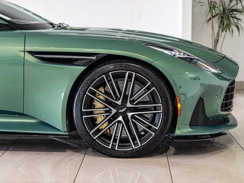 Used 2025 Aston Martin DB12 Coupe RWD image 10