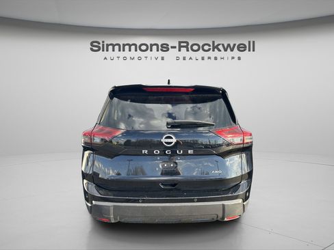 Used 2025 Nissan Rogue SV image 5