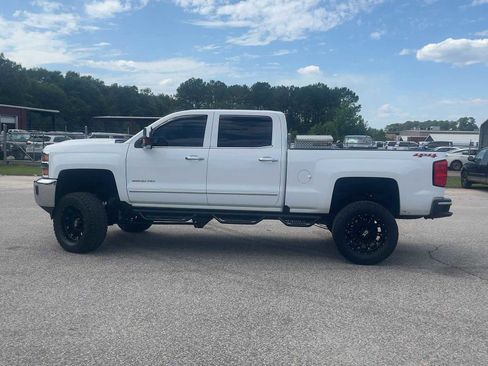 Used 2019 Chevrolet Silverado 2500 LTZ w/ Duramax Plus Package AWD/4WD image 4