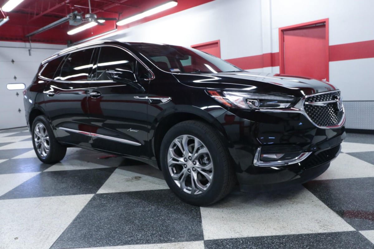 Used 2021 Buick Enclave Avenir FWD image 2