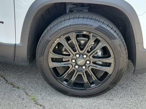 Used 2023 GMC Acadia SLE w/ Elevation Edition FWD image 5