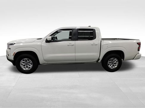 Used 2024 Nissan Frontier SV image 6