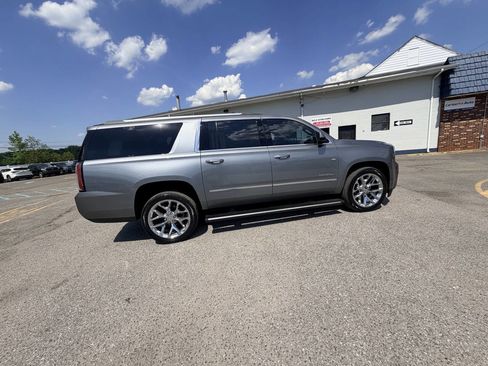 Used 2019 GMC Yukon XL Denali w/ Denali Ultimate Package AWD/4WD image 29