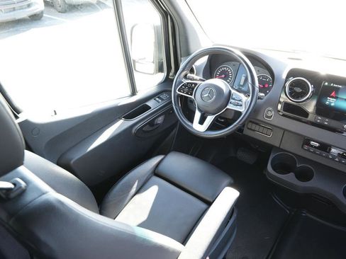 Used 2024 Mercedes-Benz Sprinter 2500 image 12