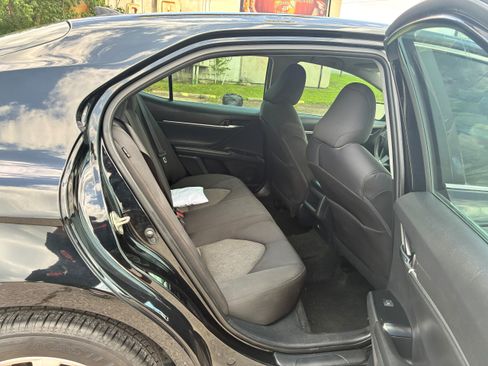 Used 2020 Toyota Camry LE w/ Convenience Package FWD image 12