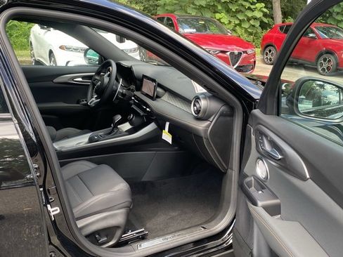 New 2025 Alfa Romeo Tonale VELOCE w/ Premium Package image 37