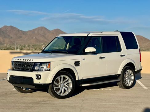 Used 2016 Land Rover LR4 HSE Silver Edition AWD/4WD image 2