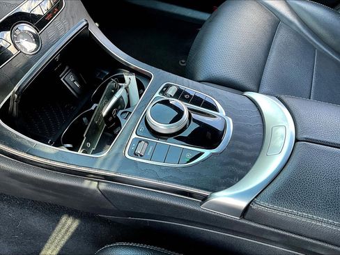 Used 2019 Mercedes-Benz C 300 Sedan w/ Premium Package image 16