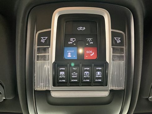 Used 2025 RAM 1500 Big Horn AWD/4WD image 32
