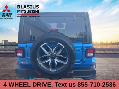 Used 2024 Jeep Wrangler Unlimited w/ Convenience Group image 5