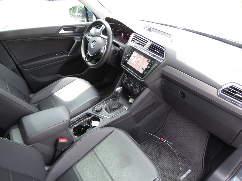 Used 2020 Volkswagen Tiguan SEL AWD/4WD image 14