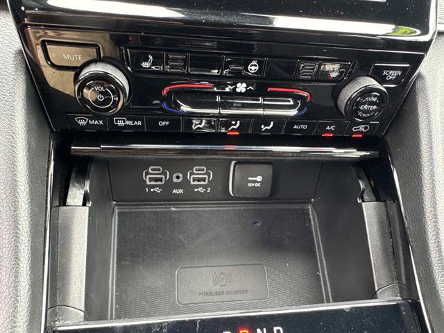 Used 2023 Jeep Grand Cherokee Altitude AWD/4WD image 19
