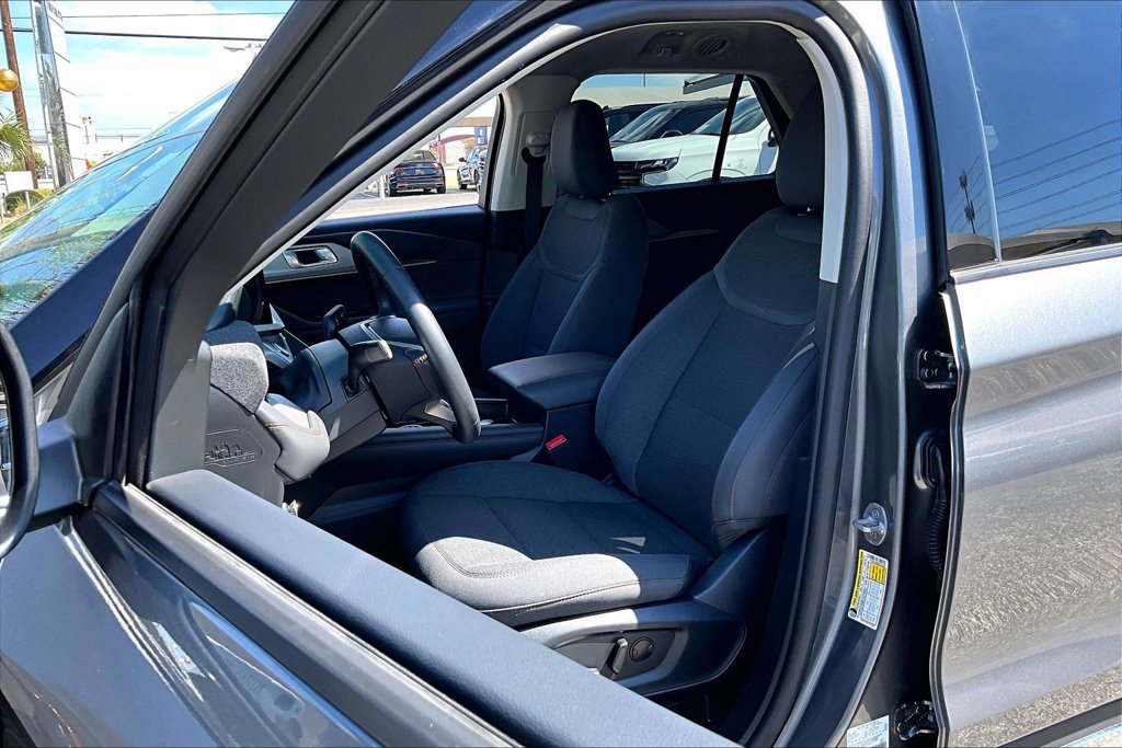 Used 2025 Ford Explorer Active RWD image 34