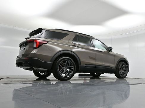 Used 2026 Ford Explorer ST-Line w/ ST-Line Street Pack RWD image 53