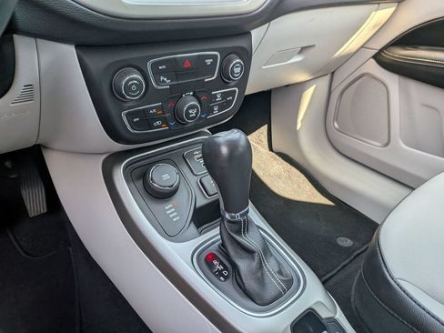 Used 2019 Jeep Compass Latitude w/ Popular Equipment Group AWD/4WD image 24