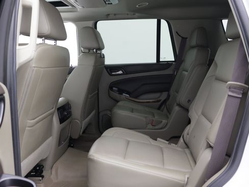 Used 2019 Chevrolet Tahoe Premier RWD image 37