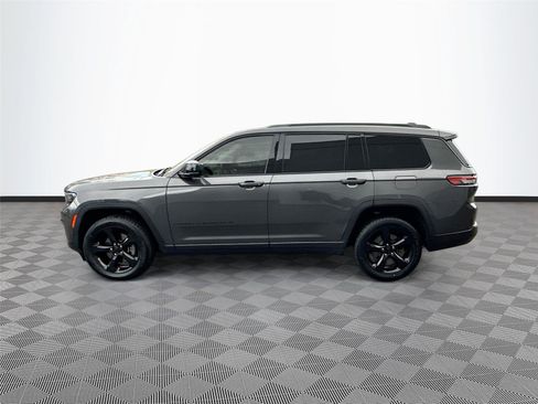 Used 2022 Jeep Grand Cherokee L Limited w/ Luxury Tech Group II image 4