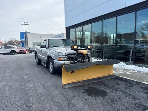 Used 2006 Chevrolet Silverado 1500 LT w/ Light Duty Power Package image 1