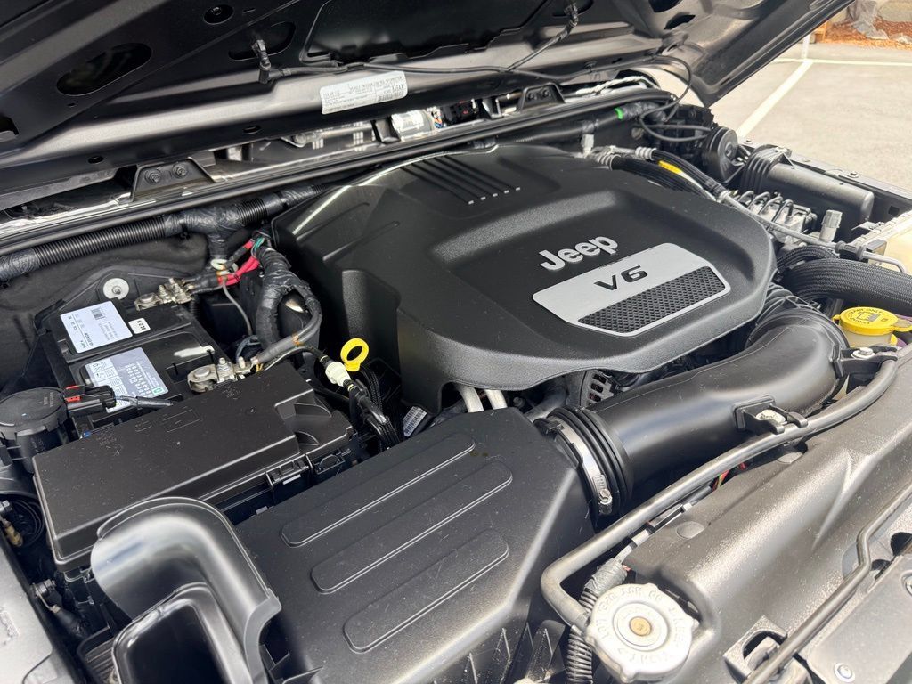 Used 2017 Jeep Wrangler Unlimited Sport AWD/4WD image 35