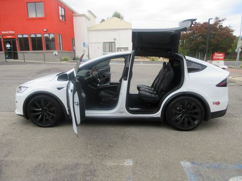 Used 2022 Tesla Model X AWD/4WD image 37