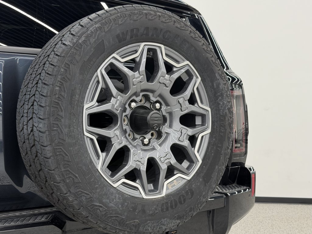 Used 2026 GMC Hummer EV SUV AWD/4WD image 11