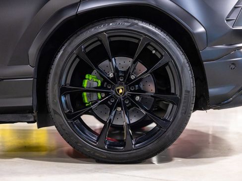 Used 2022 Lamborghini Urus AWD/4WD image 17